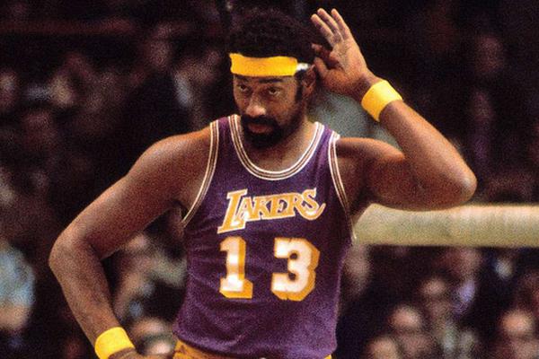 81岁奶奶直播《我的世界》走红 为孙子治疗癌症