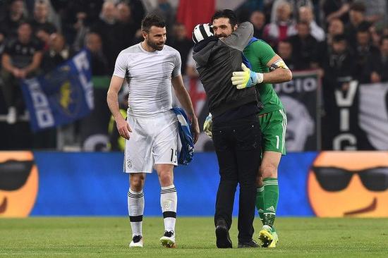 西甲官方晒本赛季成功过人榜：亚马尔高居榜首，姆巴佩次席