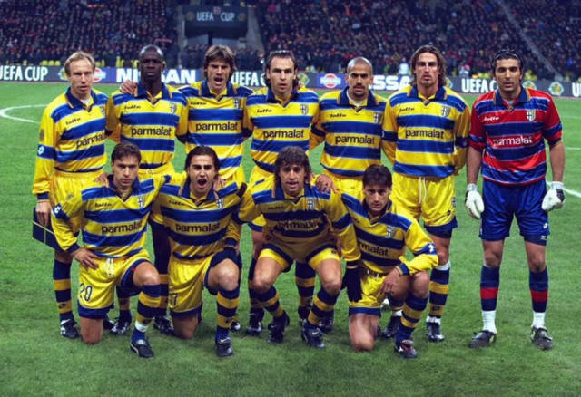 女员工下班后在《闪电十一人》中捏“野兽先辈”角色