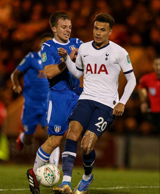 随着利物浦、曼城均遭补时绝平，英超最新积分榜出炉：阿森纳领跑