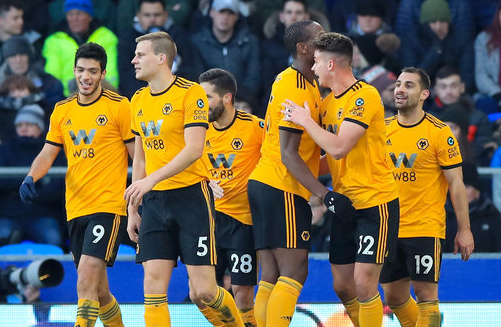 塔克突破妙传 孙铭徽压哨三分命中